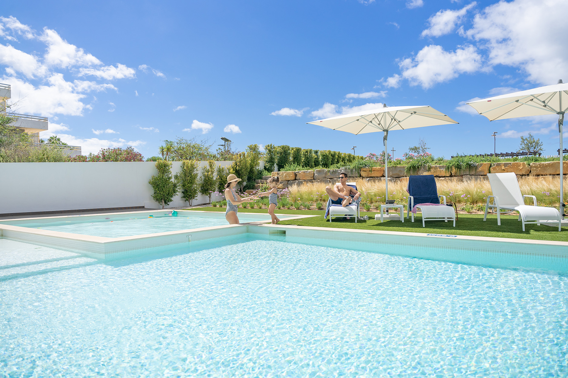 Fotografia com modelos para Hotelaria Shantivillas